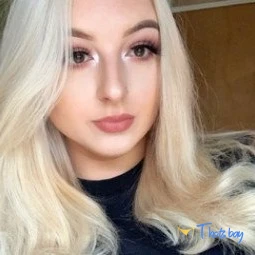 Scarlett 🧘🏻‍♀️ tiny🐱