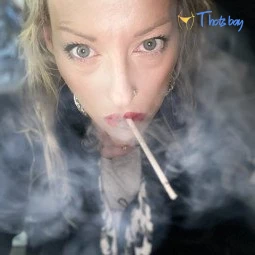 SmokingQueenAlinaClips