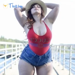 💕 Big Titty 💕 Thick Cutie 💕 Nerdy Girl