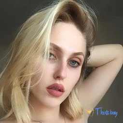 Blonde Pussy Jassie 😈