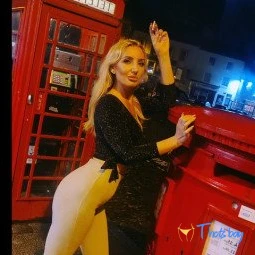 MISS KIKI Smoking Goddess 😻💦