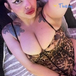 BIG AND NATURAL LATINA