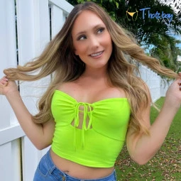 AJ Applegate Hotwife 🥵