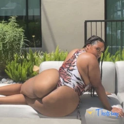 BIG BOOTY BREEZY 🍑