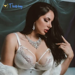 Goddess Alexandra Snow