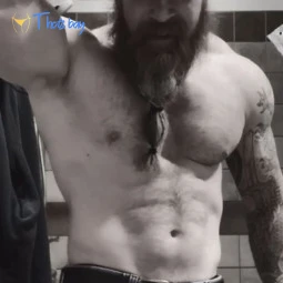 Bearded Viking 🤤😍
