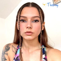 Kitty Berg 🏔1st nude climber